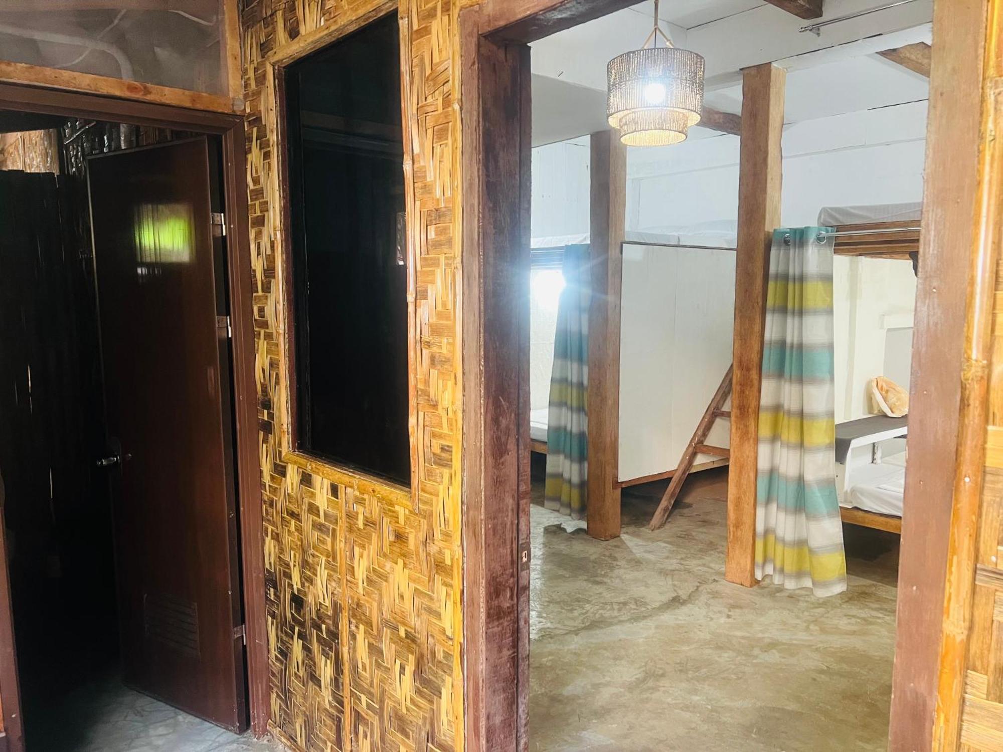 Wave Retreat Hostel เจเนอรัลลูนา ภายนอก รูปภาพ